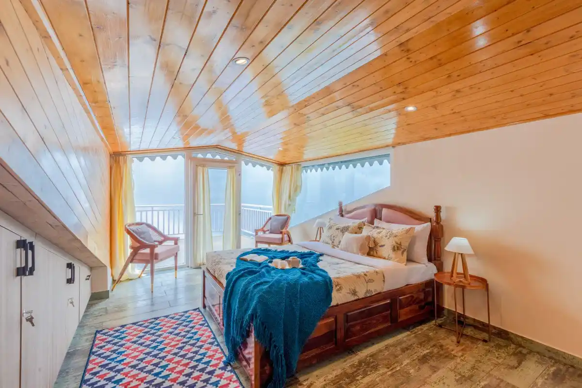 Goldencrest, Kasauli