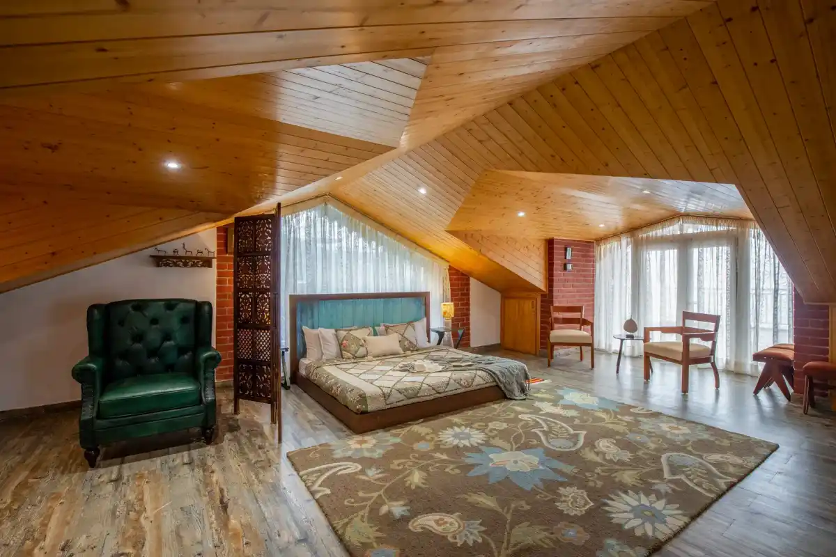 Goldencrest, Kasauli