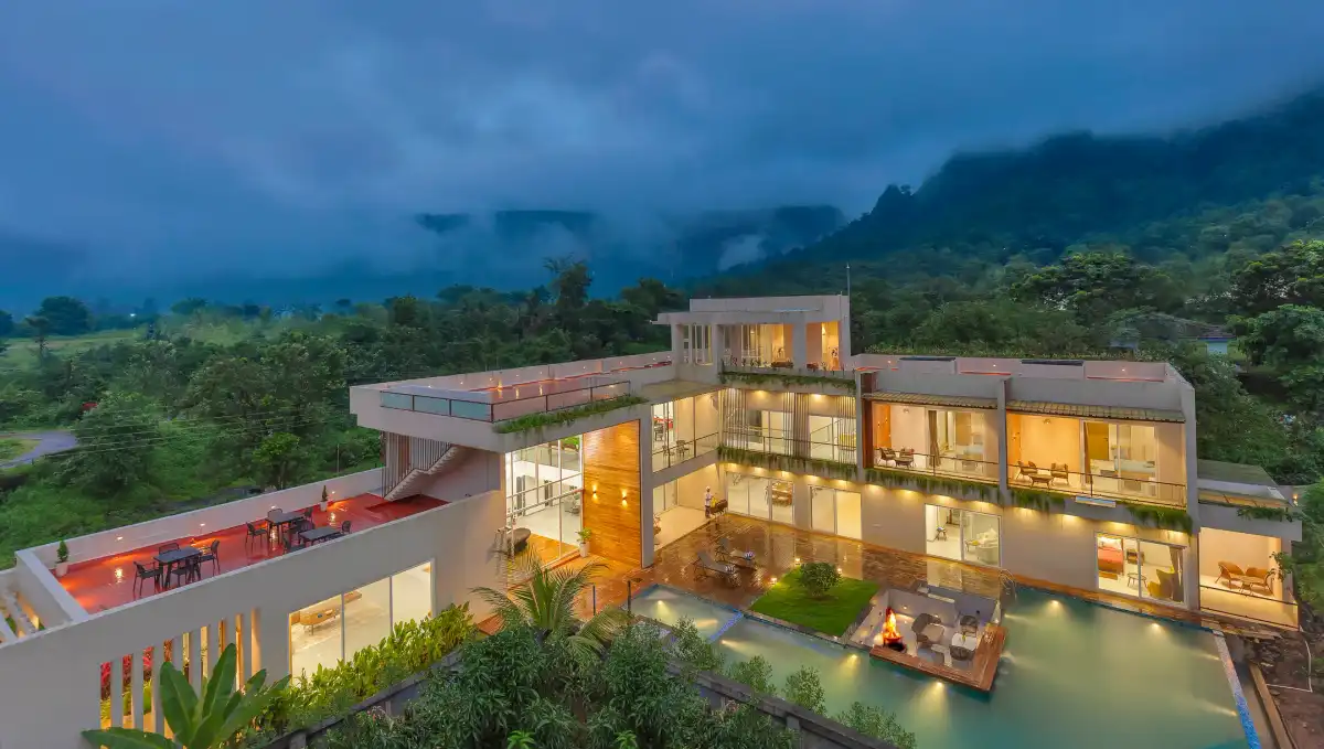 Grand Odyssy, Karjat