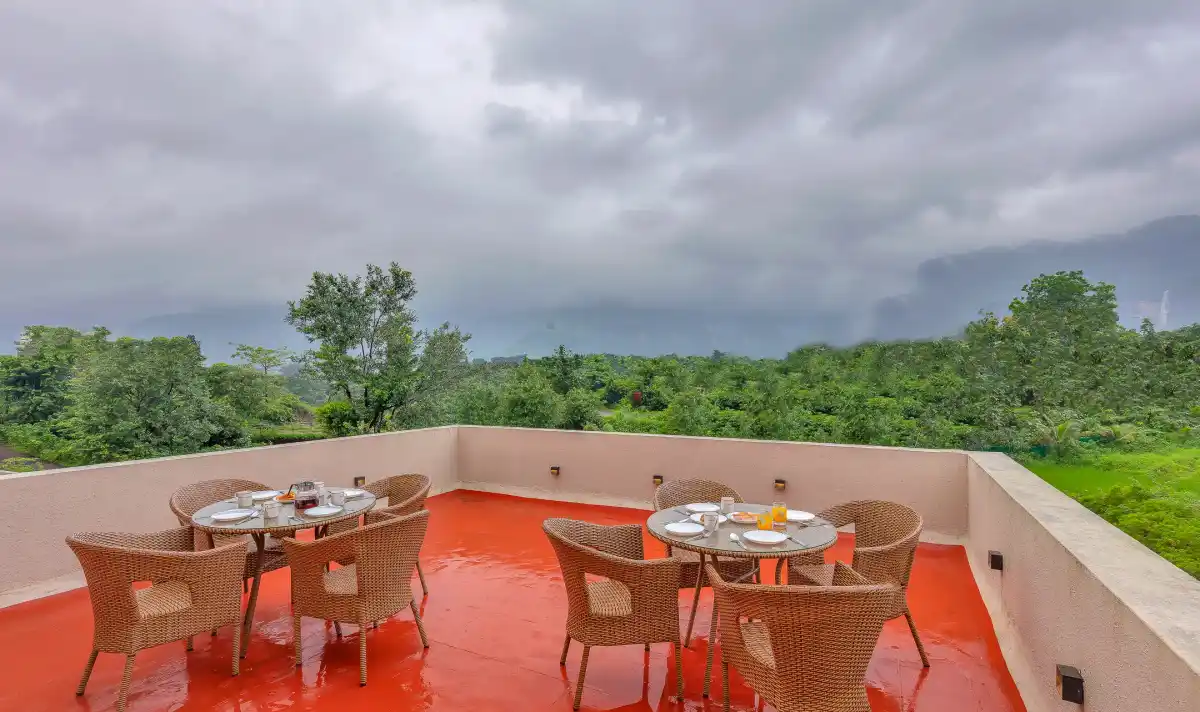 Grand Odyssy, Karjat