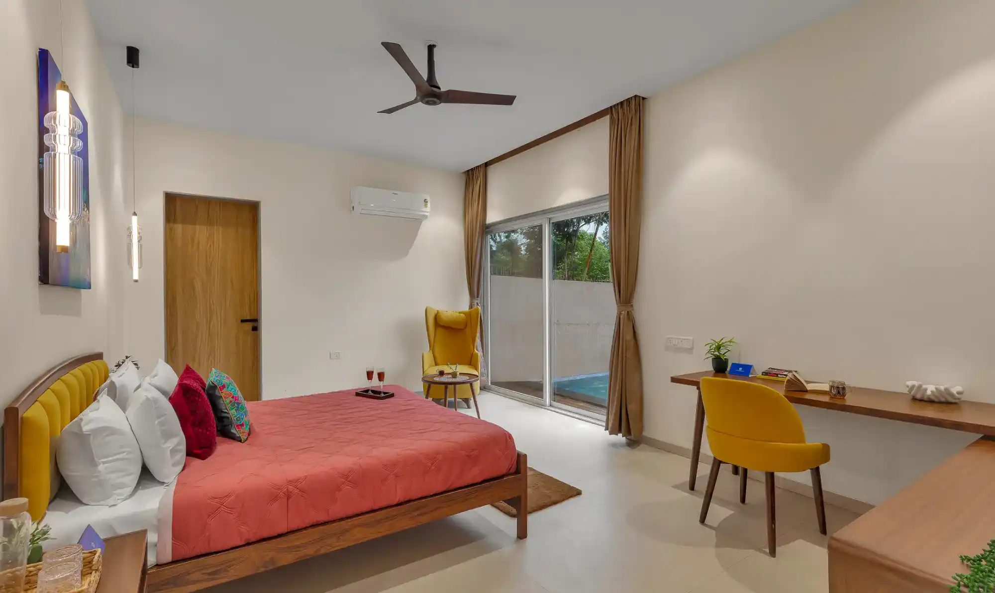 Grand Odyssy, Karjat