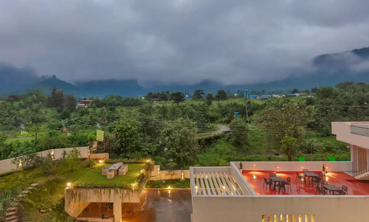 Grand Odyssy, Karjat