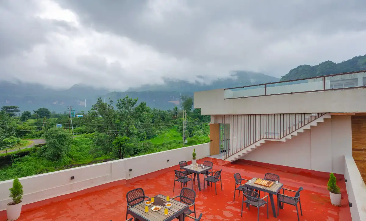 Grand Odyssy, Karjat