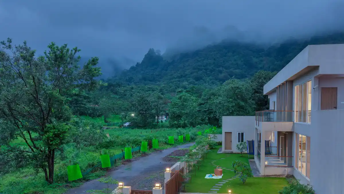 Grand Odyssy, Karjat