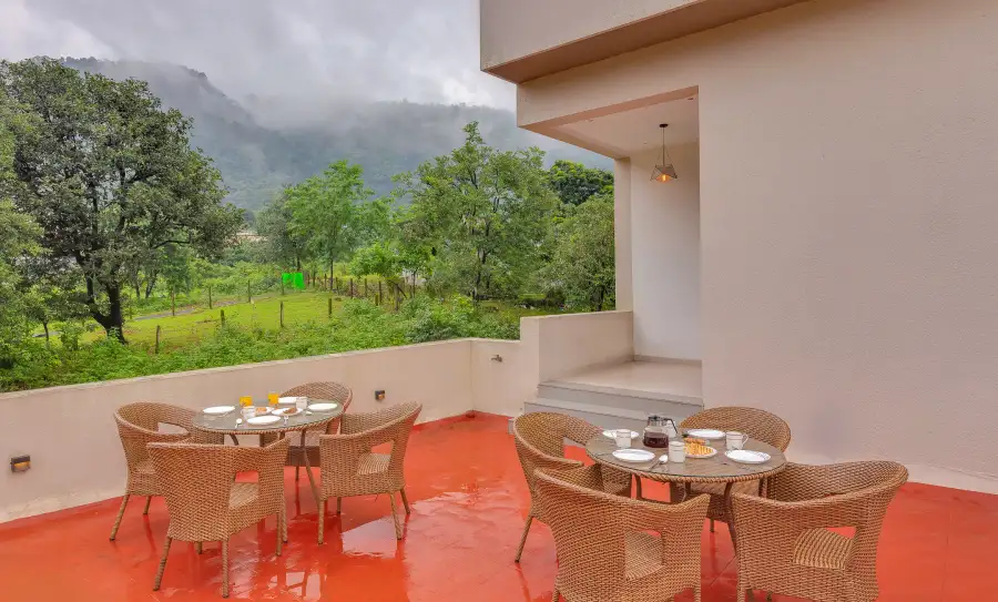 Grand Odyssy, Karjat