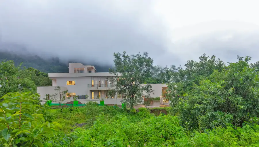 Grand Odyssy, Karjat