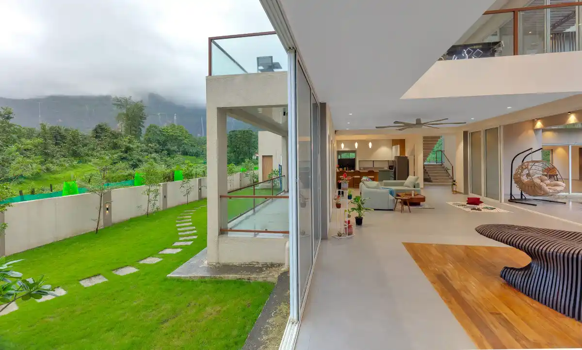 Grand Odyssy, Karjat
