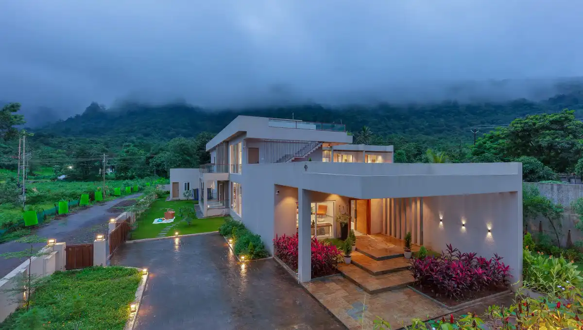 Grand Odyssy, Karjat