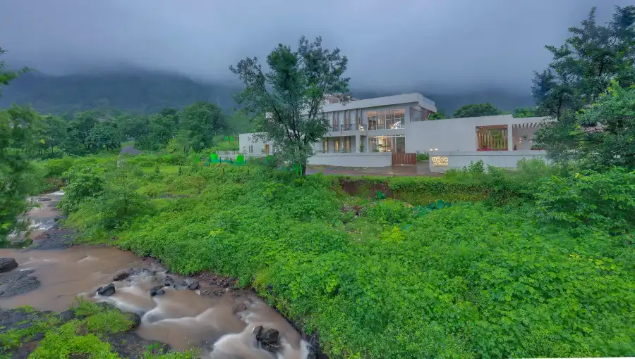Grand Odyssy, Karjat