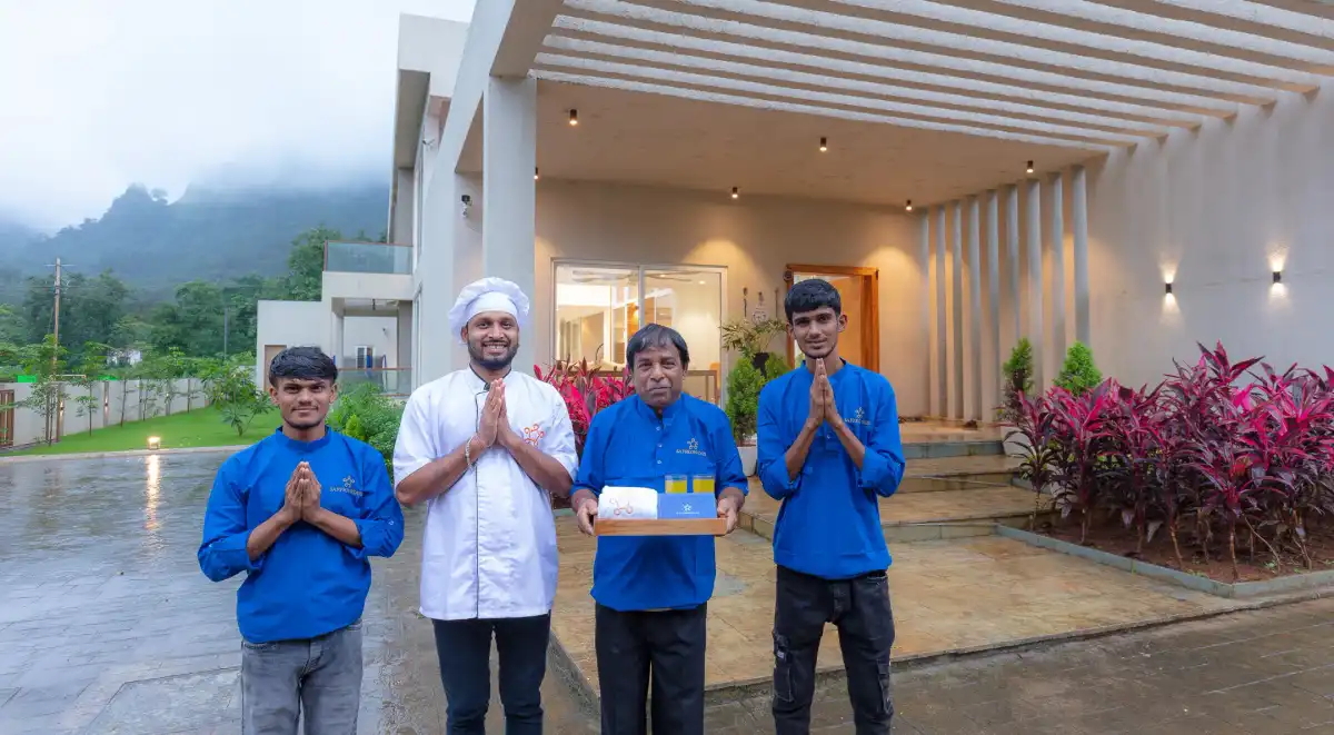 Grand Odyssy, Karjat