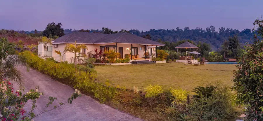 Green Lawns, Pali