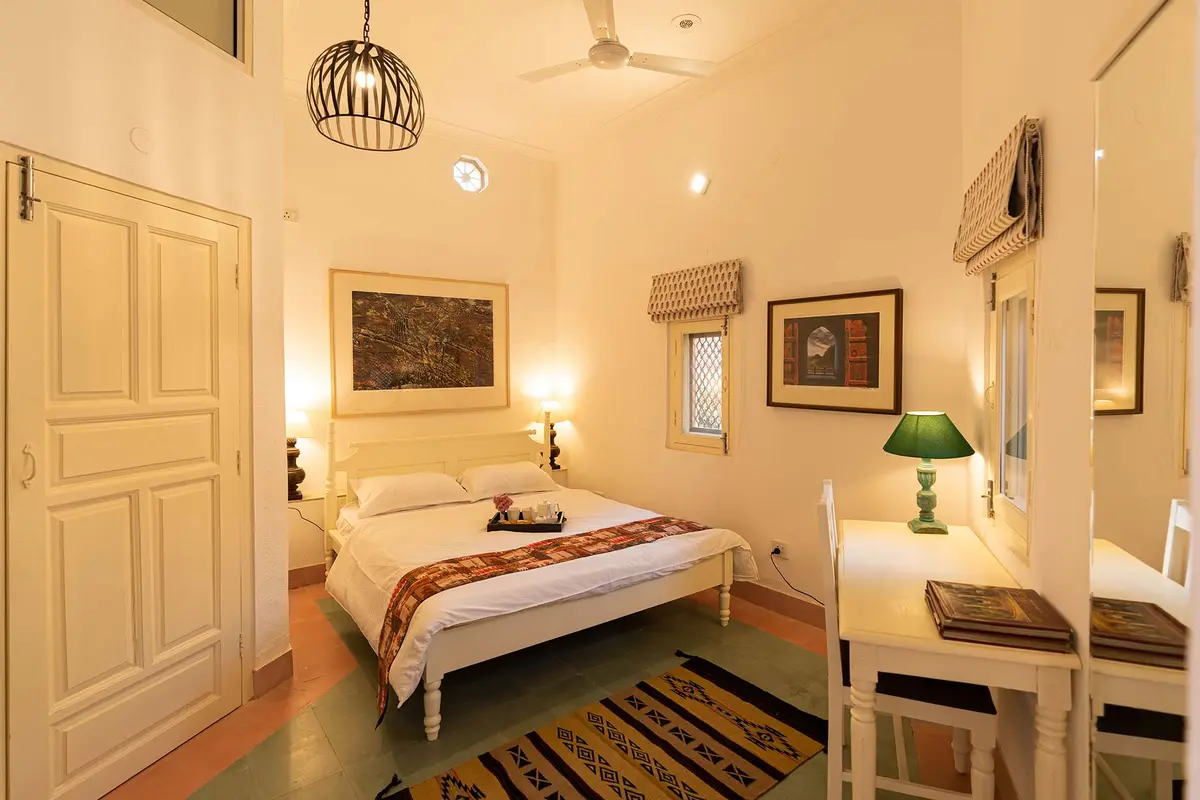 Gulab @ Khohar Haveli - Gurgaon W/ Breakfast Included, New Delhi