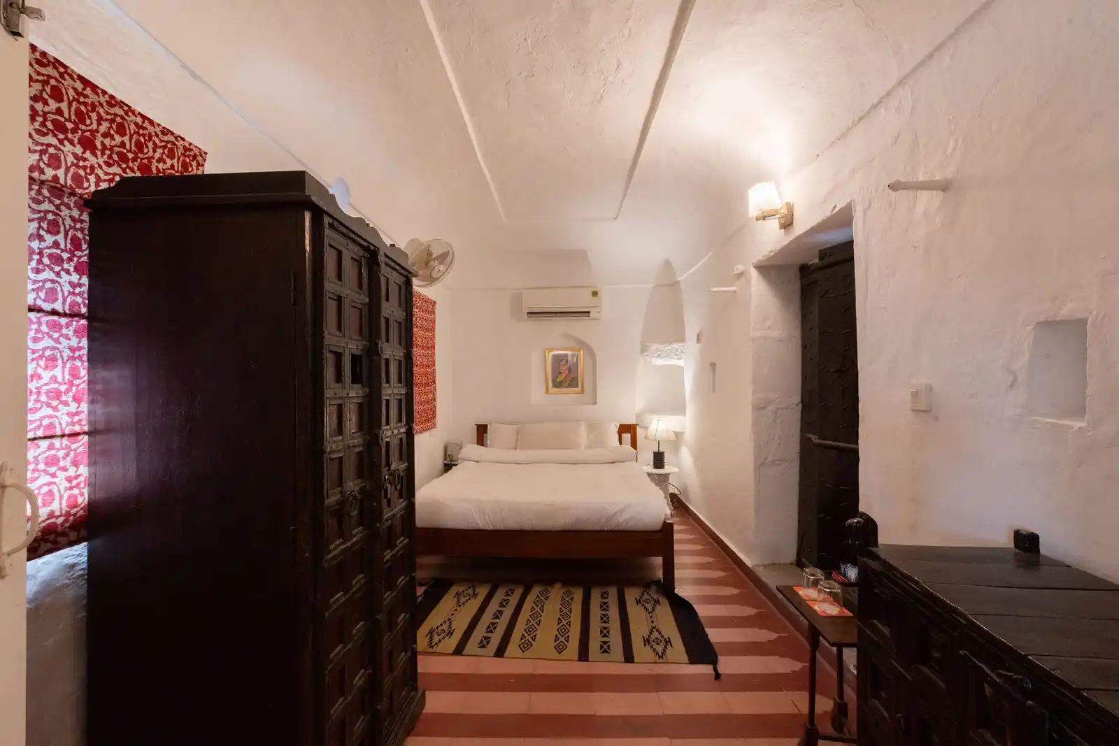 Gulab @ Khohar Haveli - Gurgaon W/ Breakfast Included, New Delhi