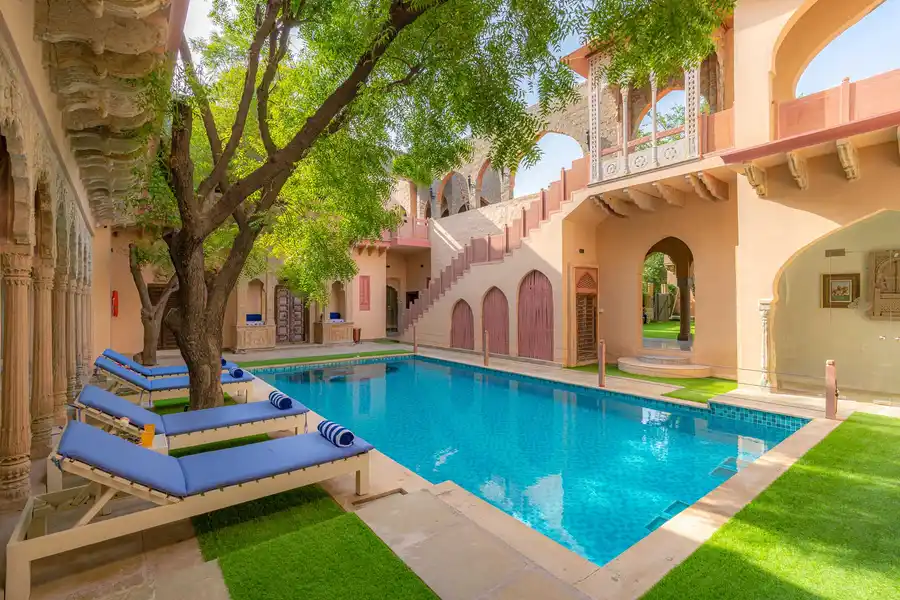 Gulab @ Khohar Haveli - Gurgaon W/ Breakfast Included, New Delhi