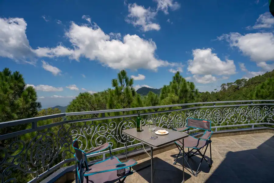 Gulmohar Estate, Kasauli