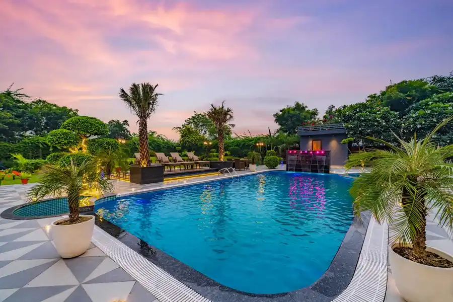 Hampton Acres W/ Outdoor Pool - Sohna, New Delhi