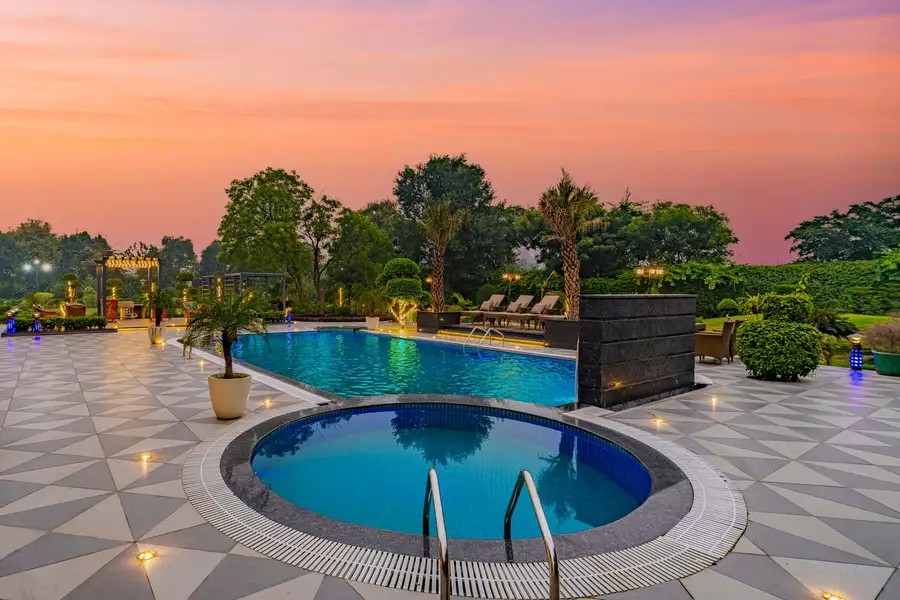 Hampton Acres W/ Outdoor Pool - Sohna, New Delhi