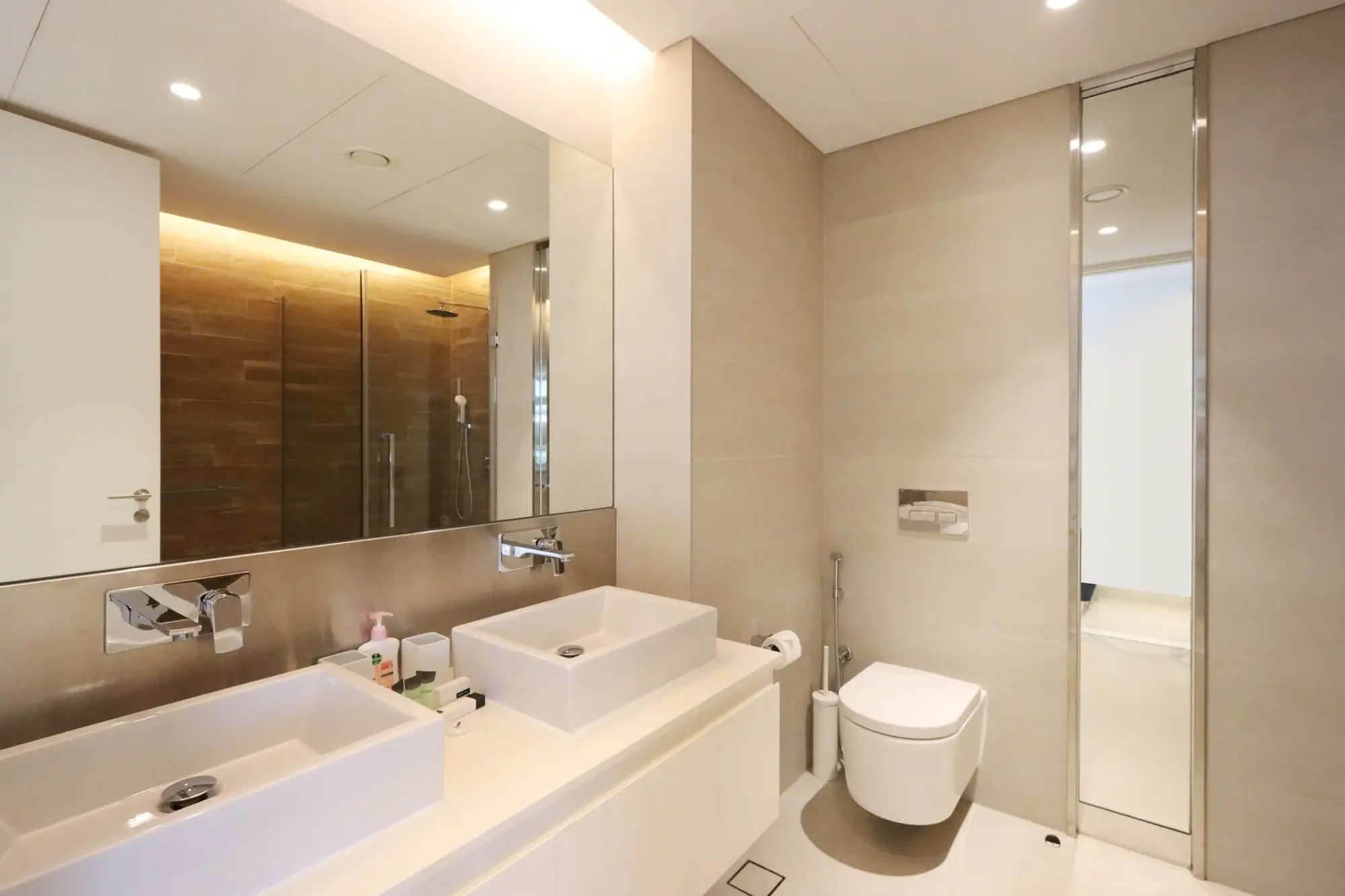 High-End 1BR, Dubai