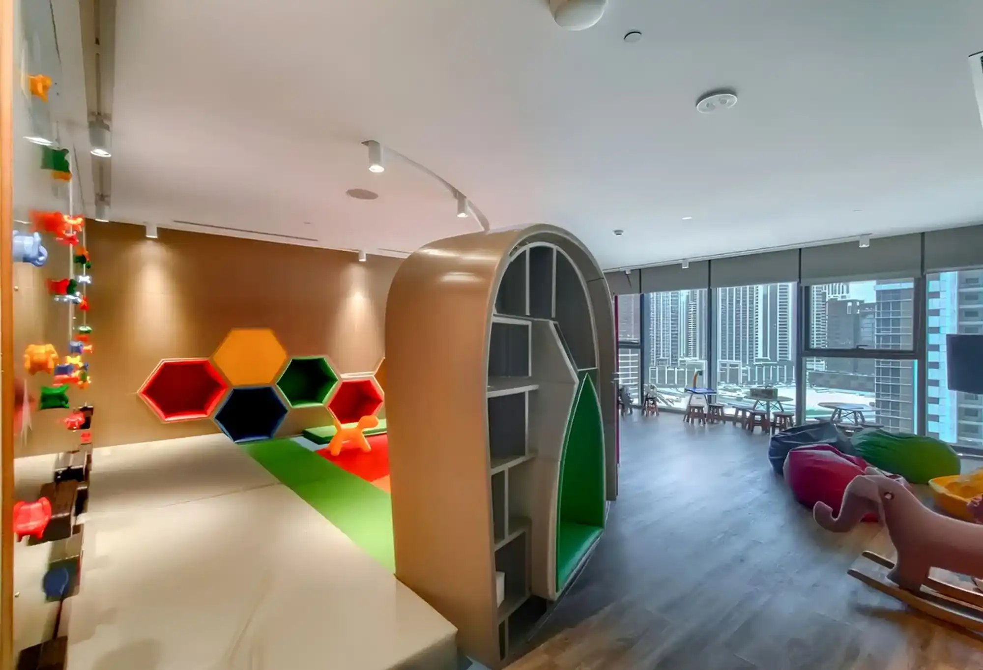 High-Floor 2BR, Dubai