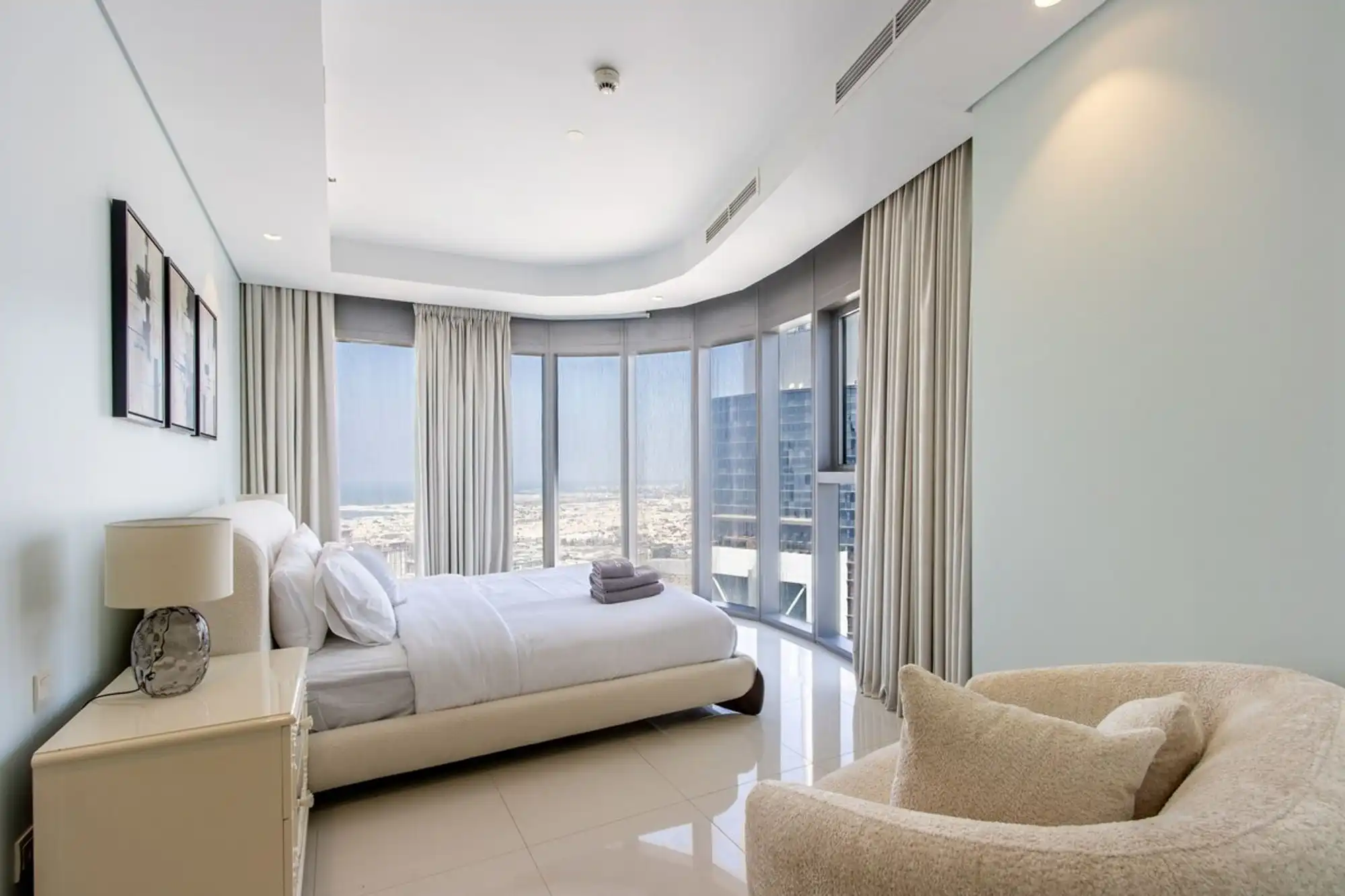 High-Floor 2BR, Dubai