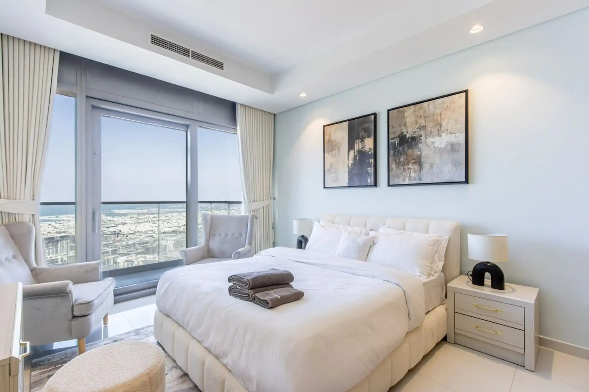 High-Floor 2BR, Dubai