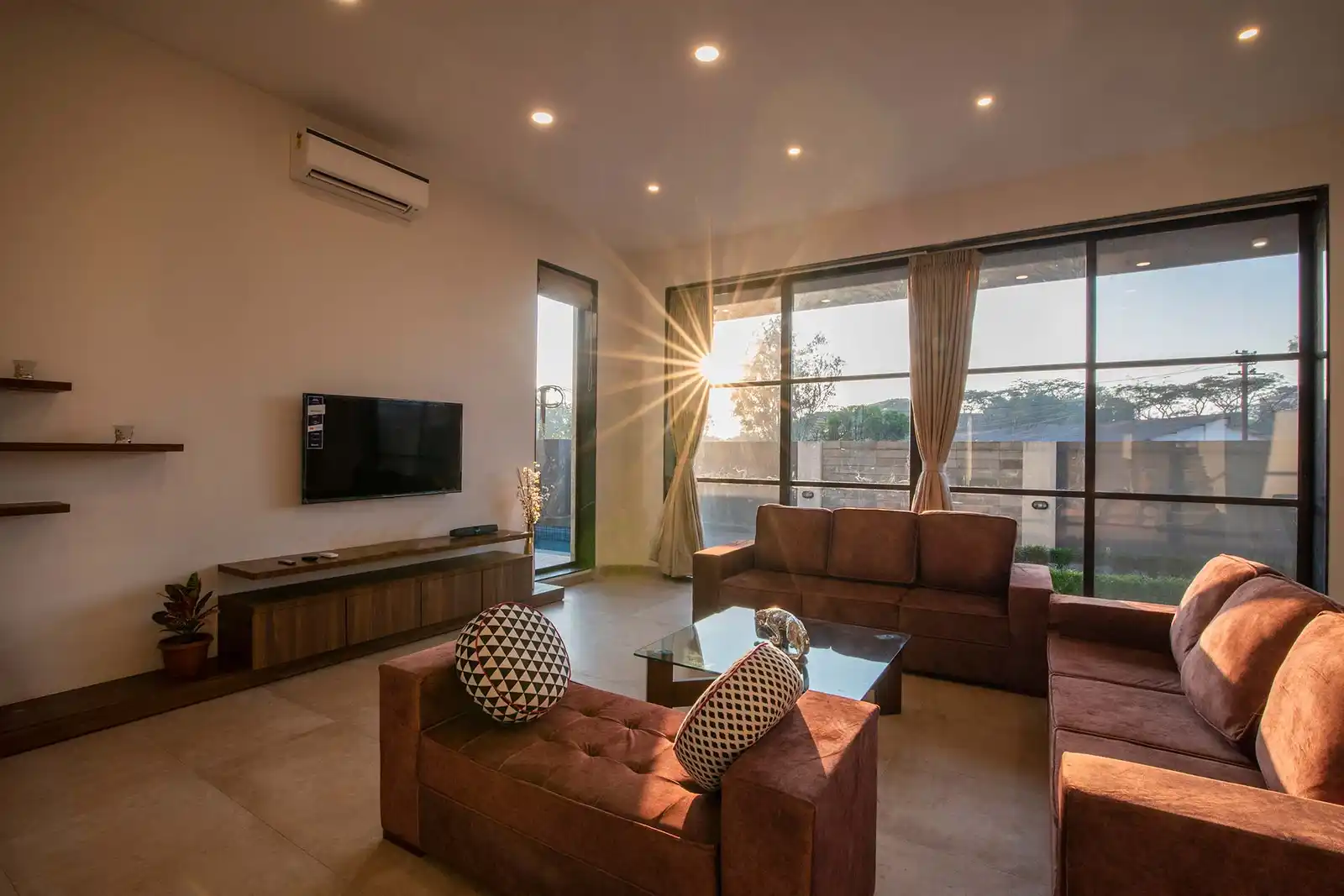 Hillside Cove, Lonavala