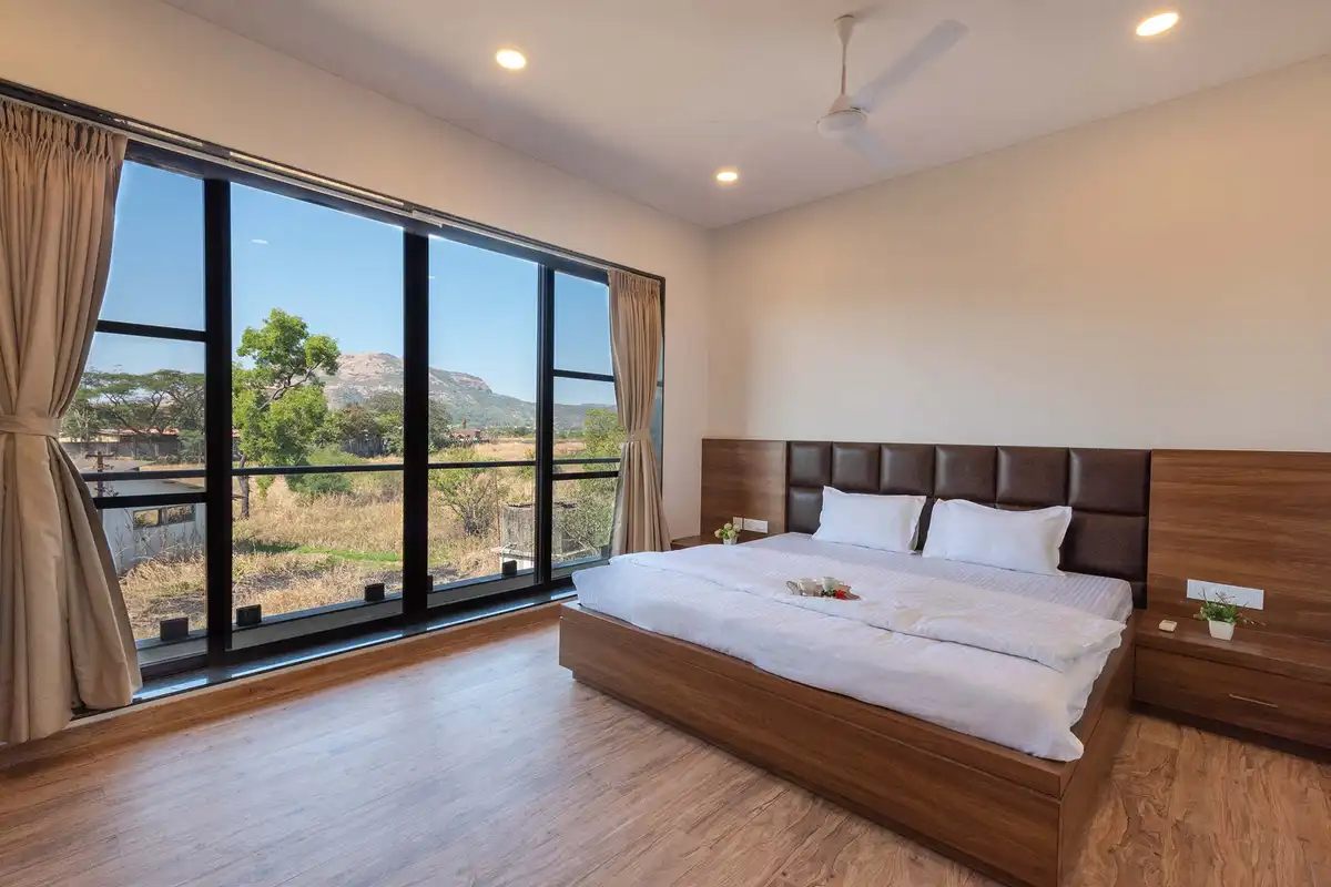 Hillside Cove, Lonavala