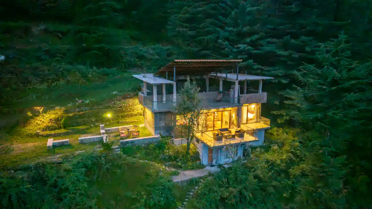 Hillstation Over Tirthan Valley, Tirthan valley