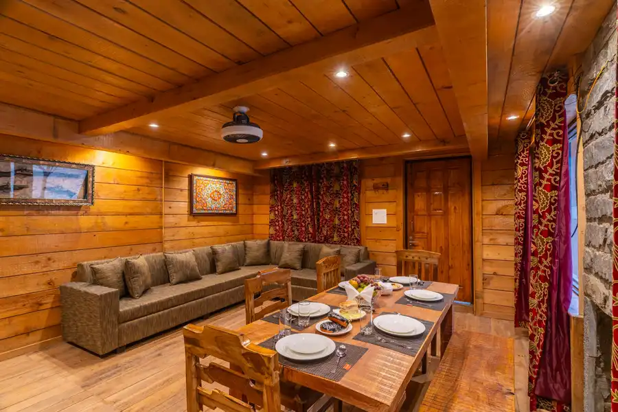 Hope @ Amanat Riverfront Cottage, Pahalgam