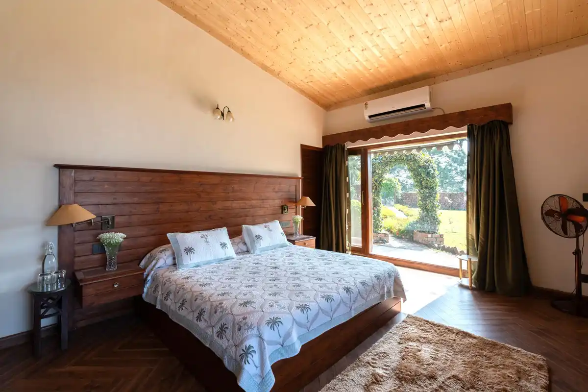 Horizon W/ Outdoor Pool, Kasauli