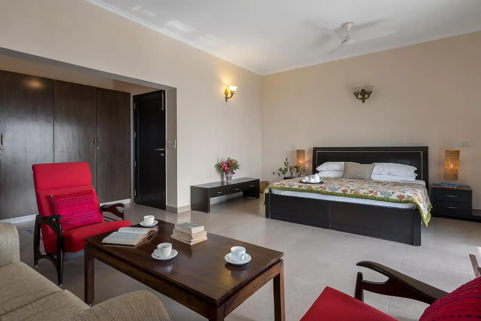 Horizon W/ Outdoor Pool, Kasauli