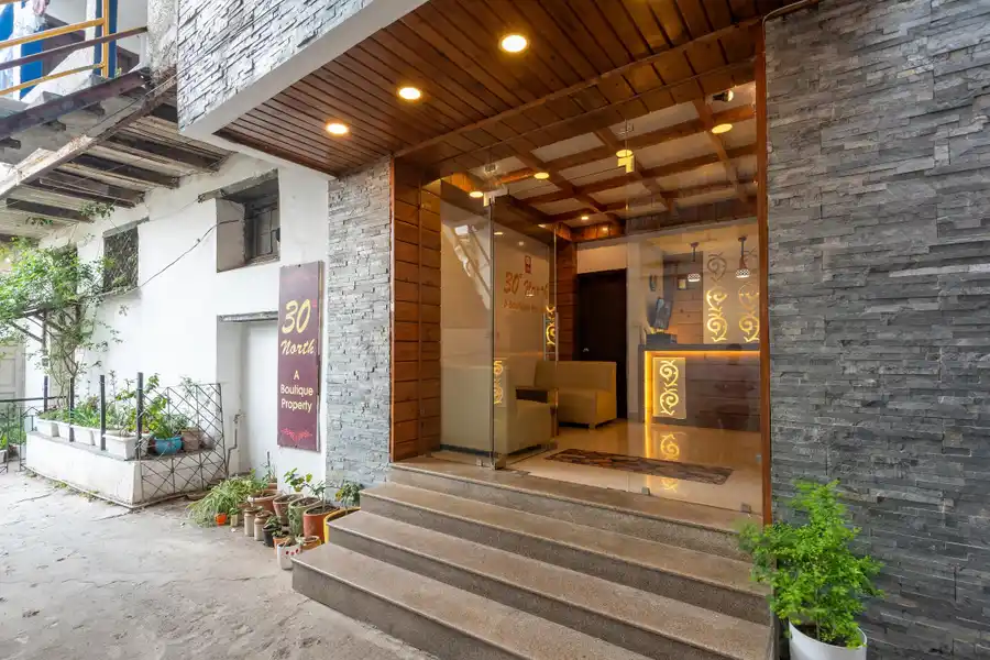 Hotel 30 Degree Mussoorie - On Mall Road with Parking Entrance