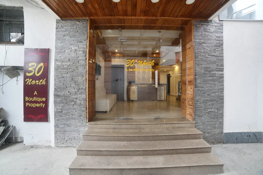 Hotel 30 Degree Mussoorie - On Mall Road with Parking Entrance