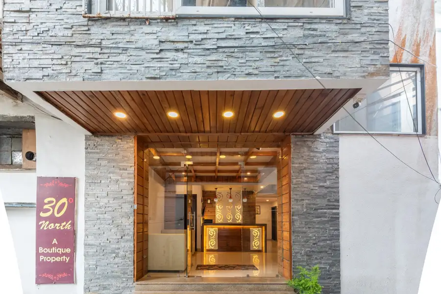 Hotel 30 Degree Mussoorie - On Mall Road with Parking Entrance