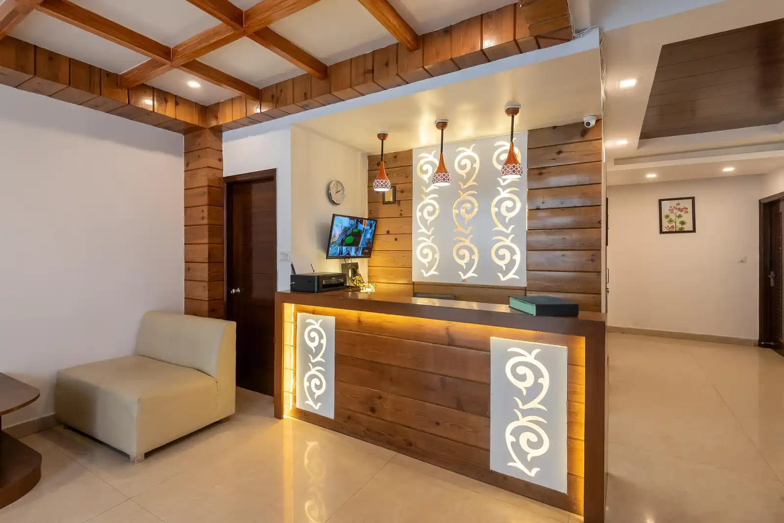 Hotel 30 Degree Mussoorie - On Mall Road with Parking Reception
