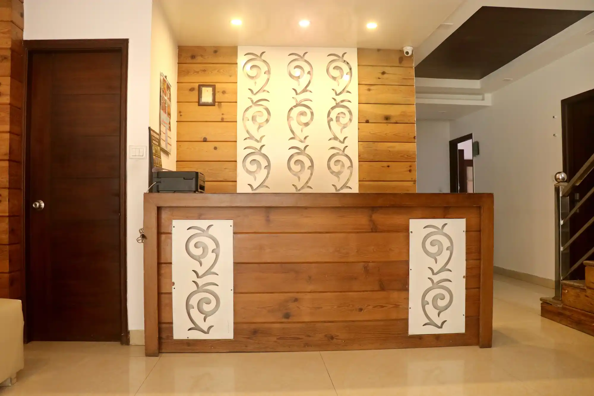 Hotel 30 Degree Mussoorie - On Mall Road with Parking Reception