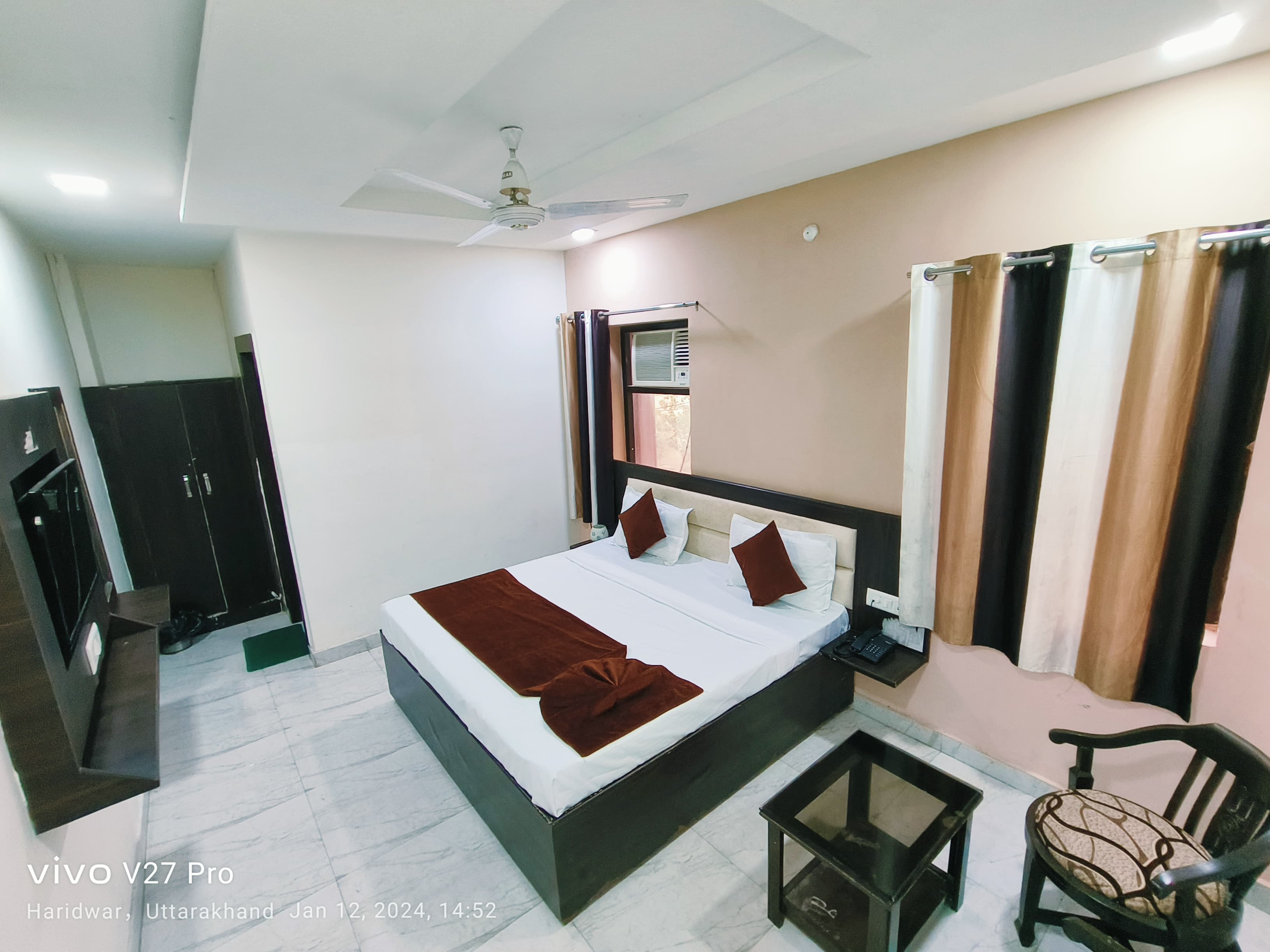 Hotel Crystal Room