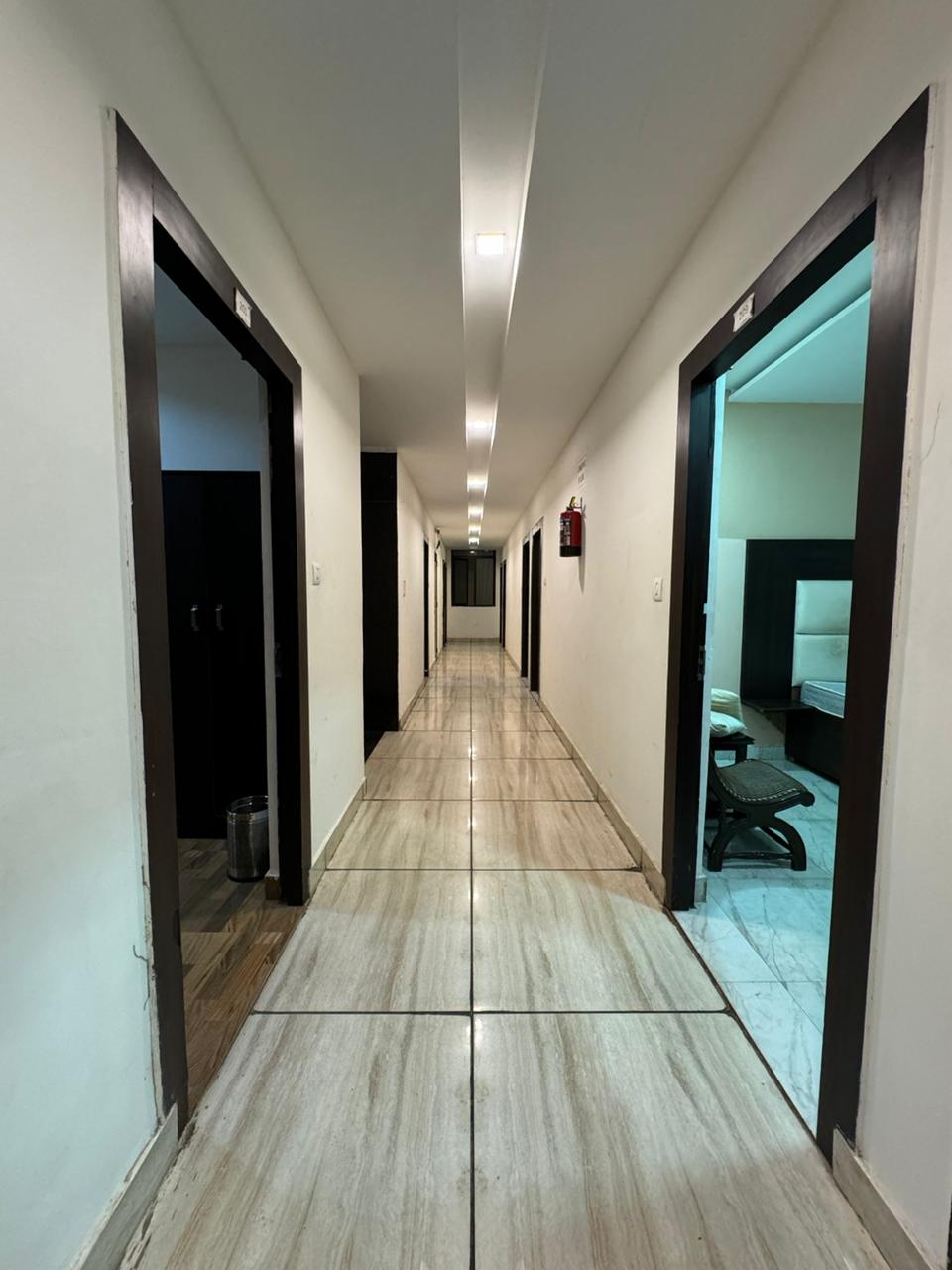 Hotel Crystal Room