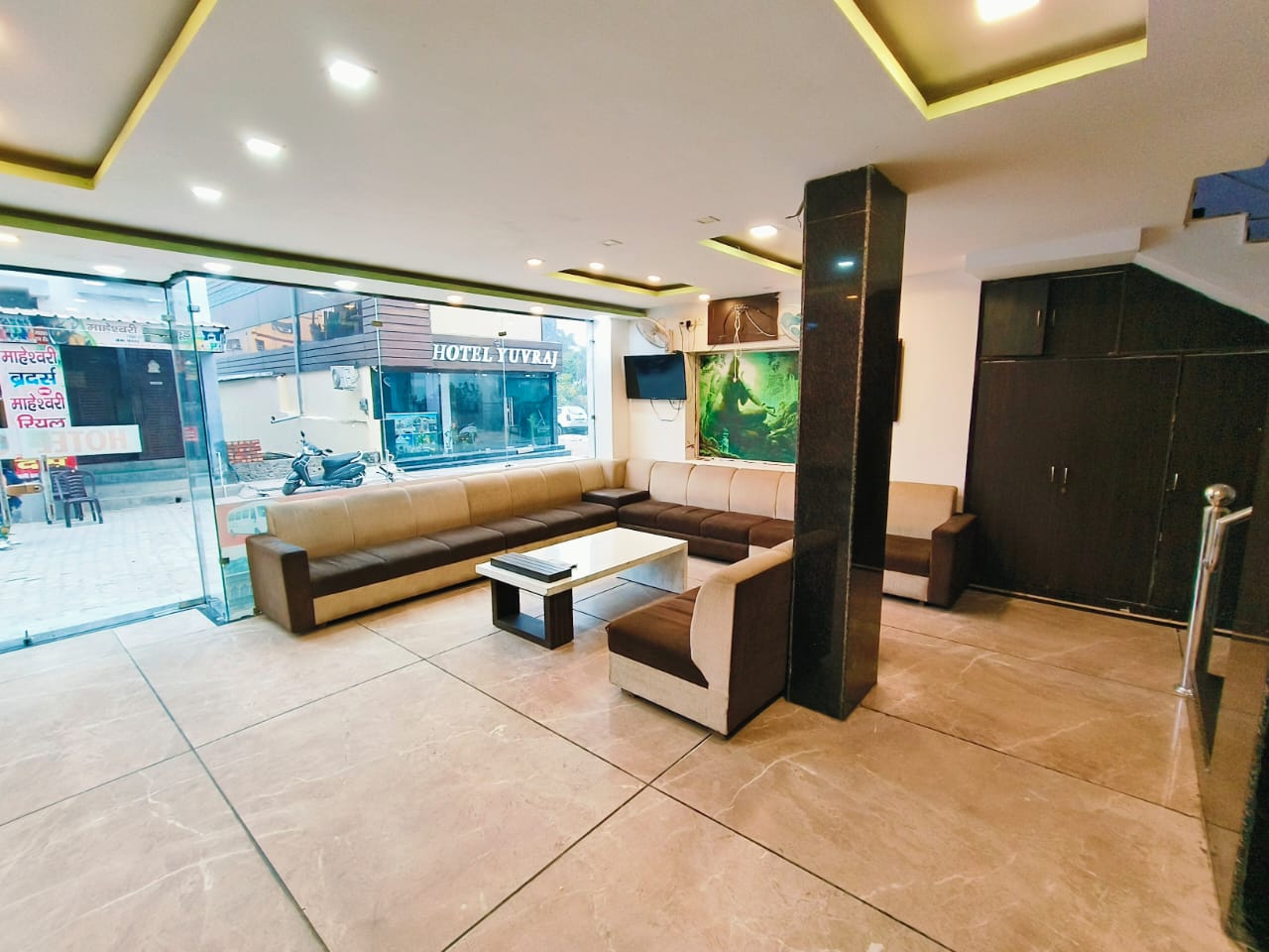 Hotel Crystal Reception