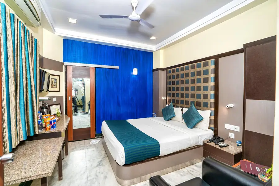 HOTEL DAYAL Room