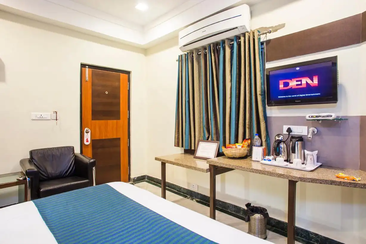 HOTEL DAYAL Room