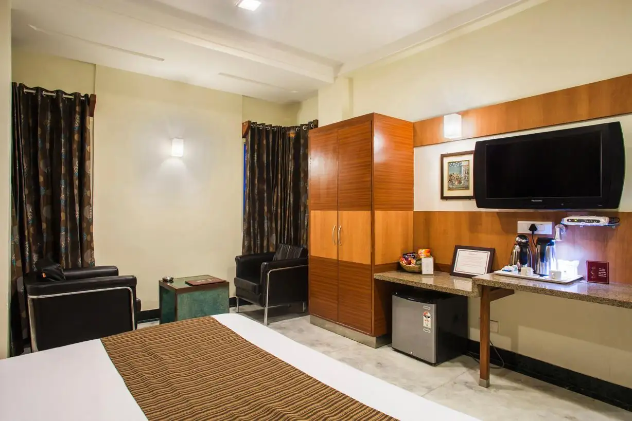 HOTEL DAYAL Room