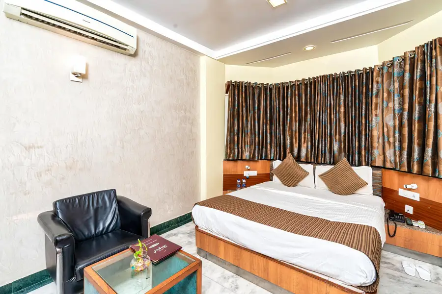 HOTEL DAYAL Room