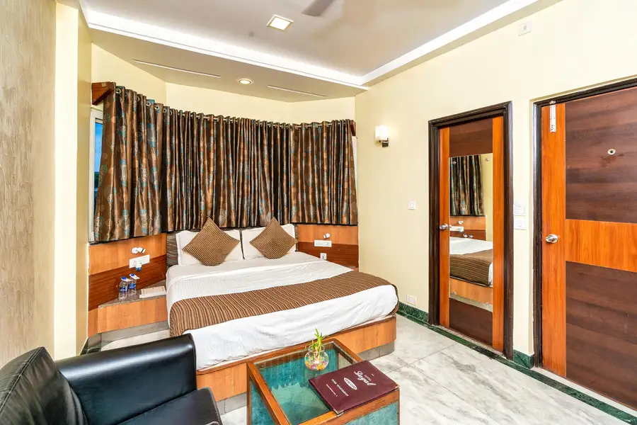 HOTEL DAYAL Room