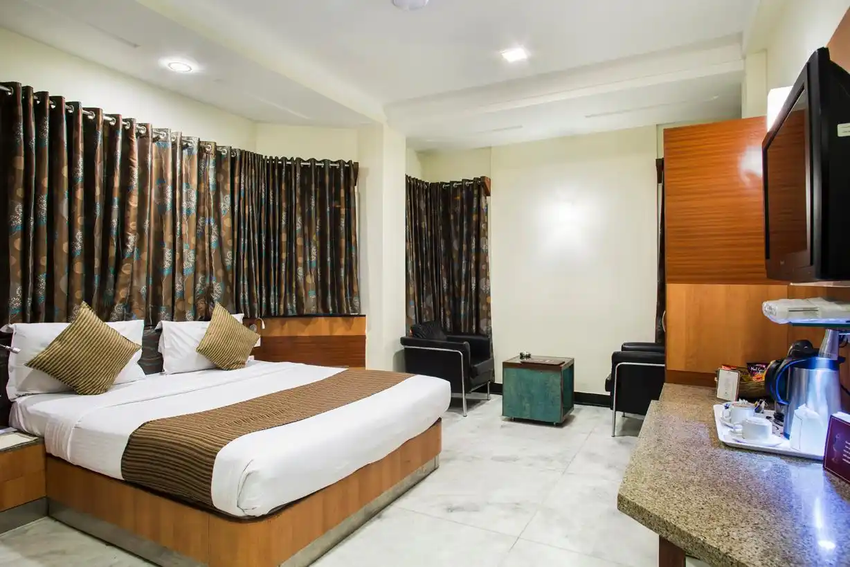 HOTEL DAYAL Room