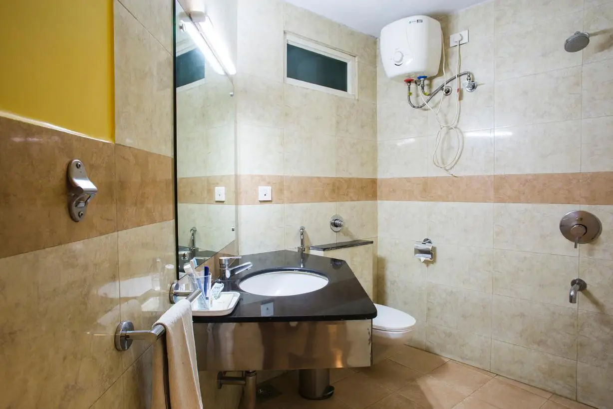 HOTEL DAYAL Washroom