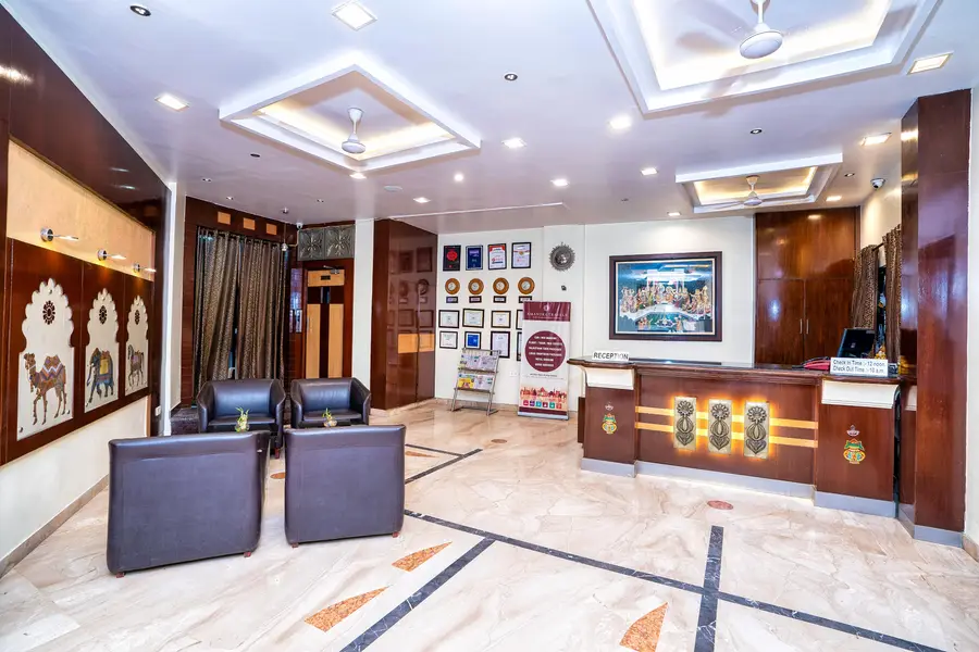 HOTEL DAYAL Reception