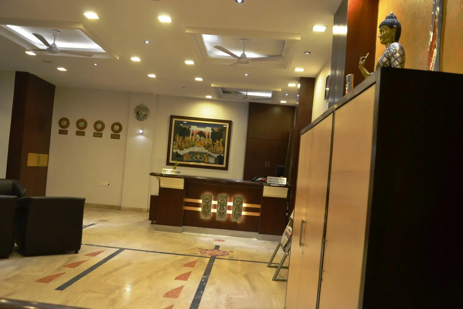 HOTEL DAYAL Reception