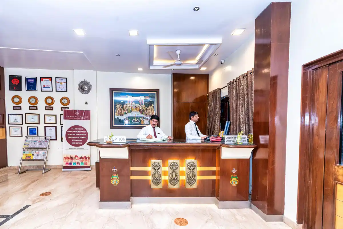 HOTEL DAYAL Reception