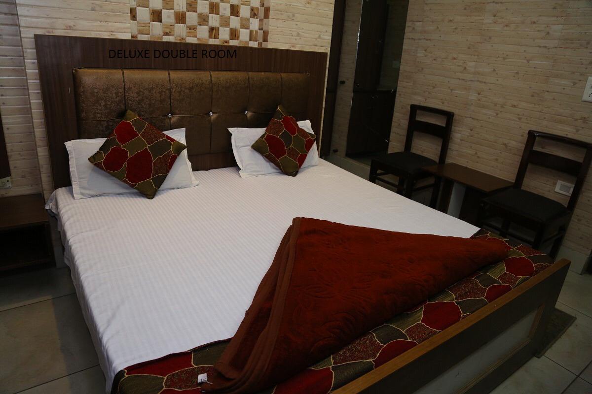 Hotel Grand Room